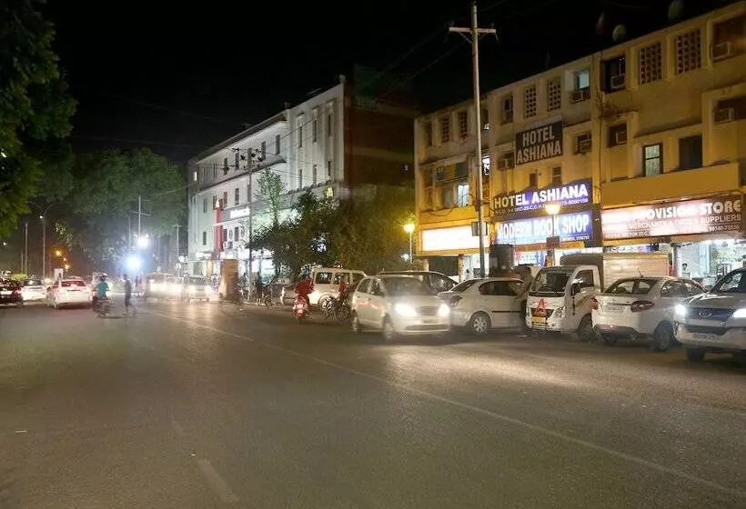هتل Oyo 13700  Star Palace