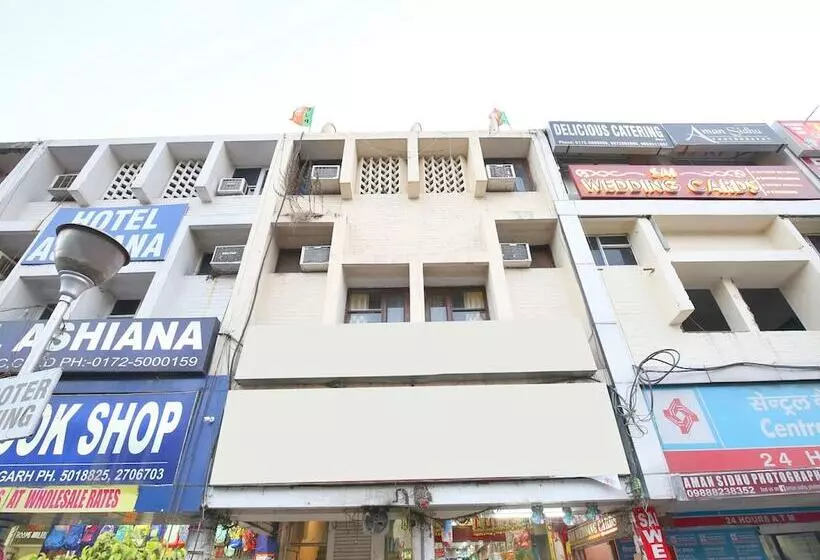 هتل Oyo 13700  Star Palace