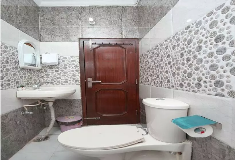 هتل Oyo 13700  Star Palace