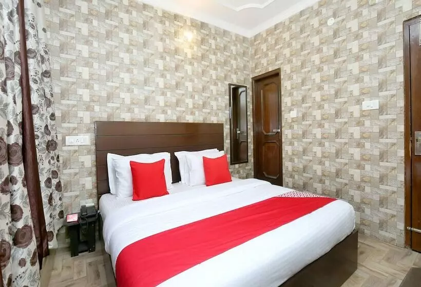 هتل Oyo 13700  Star Palace