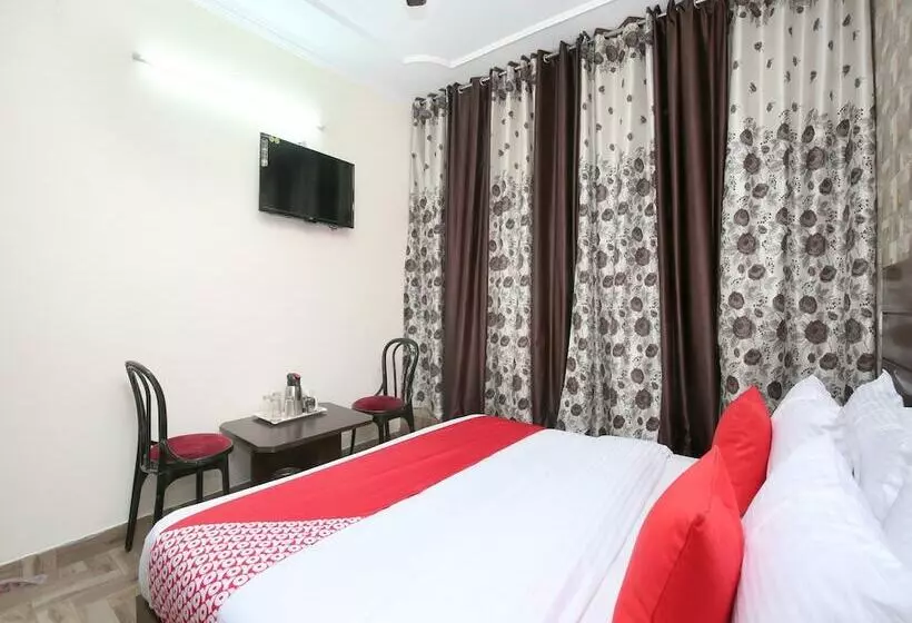 هتل Oyo 13700  Star Palace