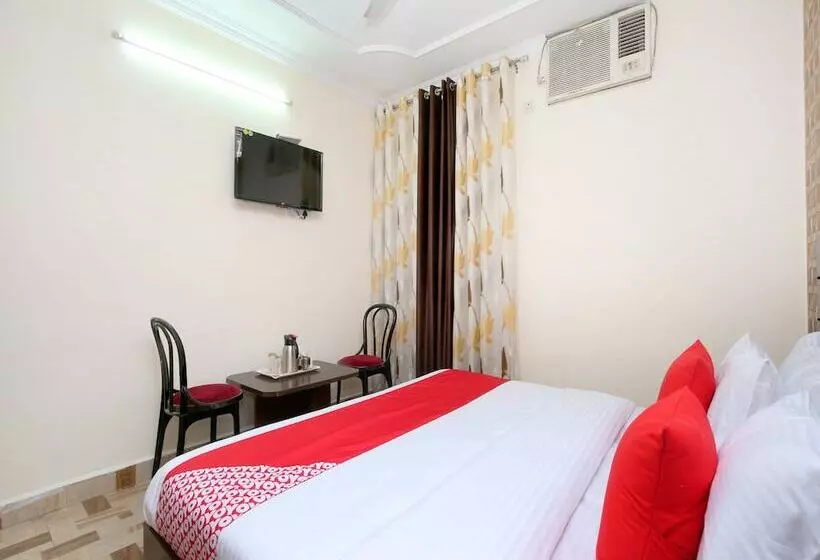 هتل Oyo 13700  Star Palace