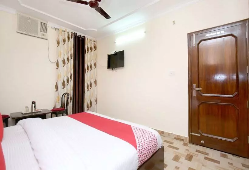 هتل Oyo 13700  Star Palace