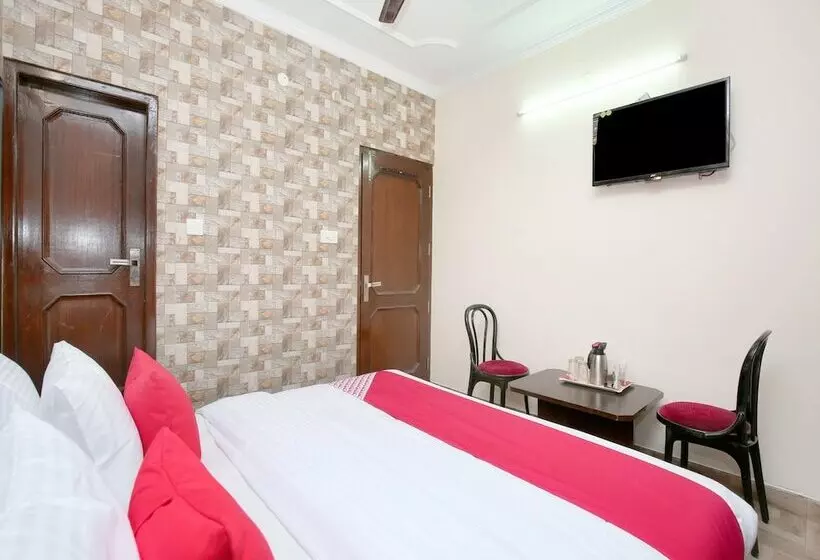 هتل Oyo 13700  Star Palace
