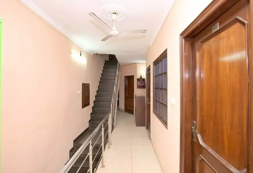 هتل Oyo 13700  Star Palace