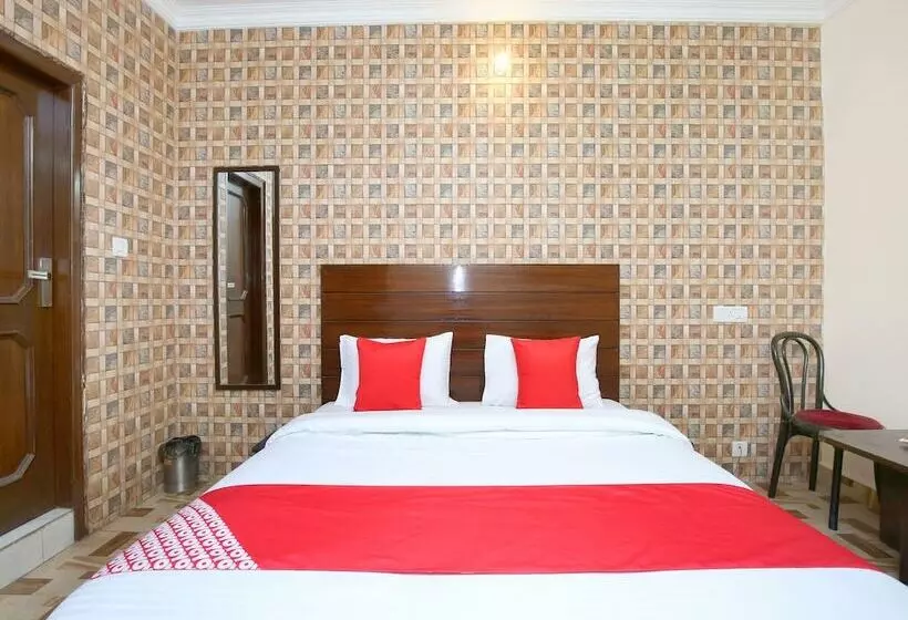 هتل Oyo 13700  Star Palace