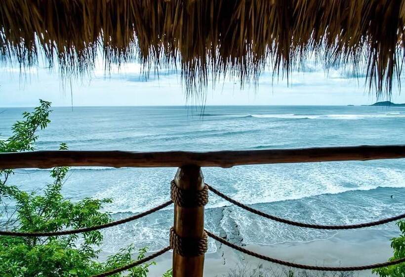 Magnific Rock Surf Resort & Yoga Retreat Nicaragua Hostel