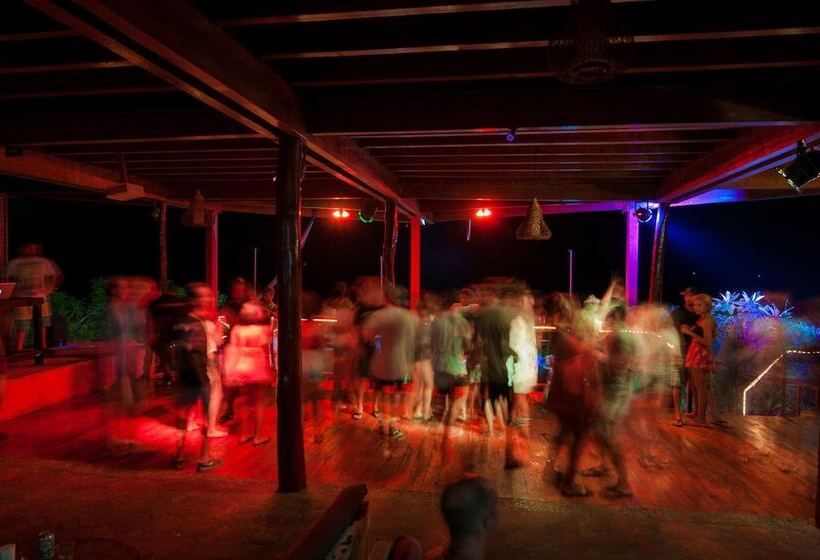 Magnific Rock Surf Resort & Yoga Retreat Nicaragua Hostel