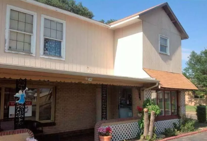 Motelli Country Club Inn