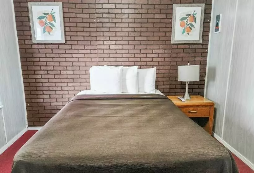 Motelli Country Club Inn