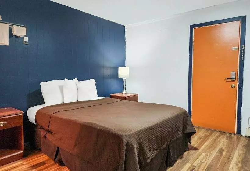 Motelli Country Club Inn