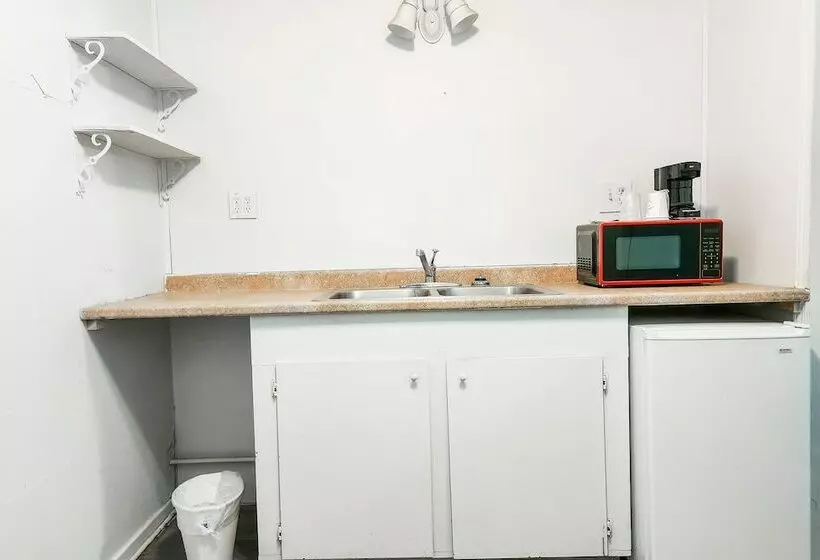 Motelli Country Club Inn