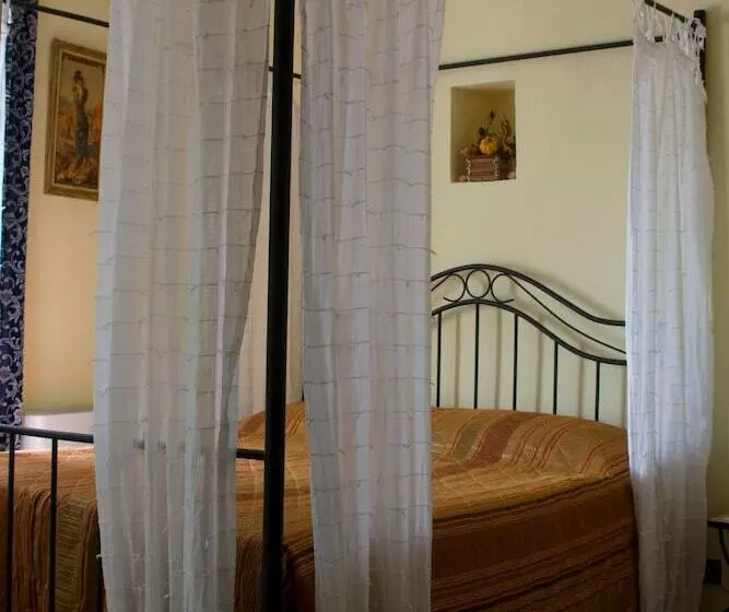 Majatalo Arco Dei Nobili