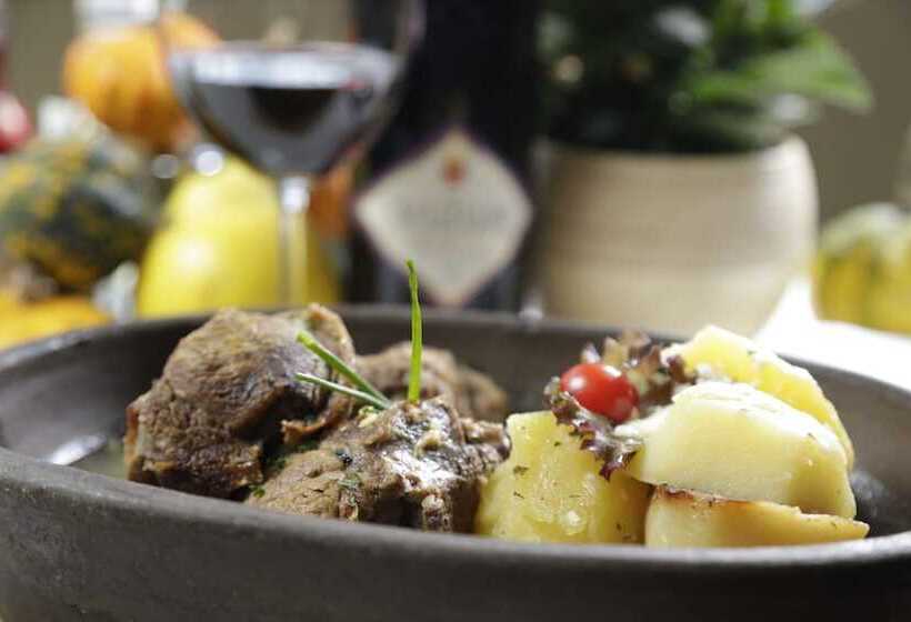 پانسیون Guesthouse Tara