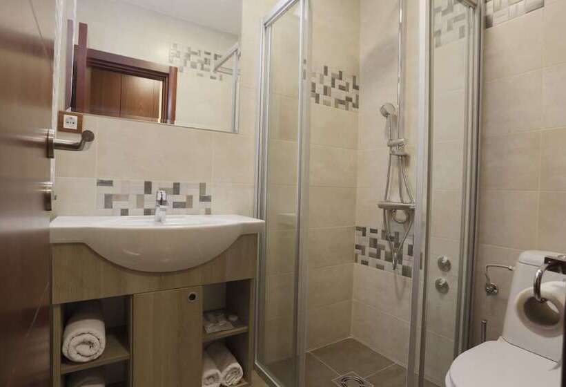 پانسیون Guesthouse Tara