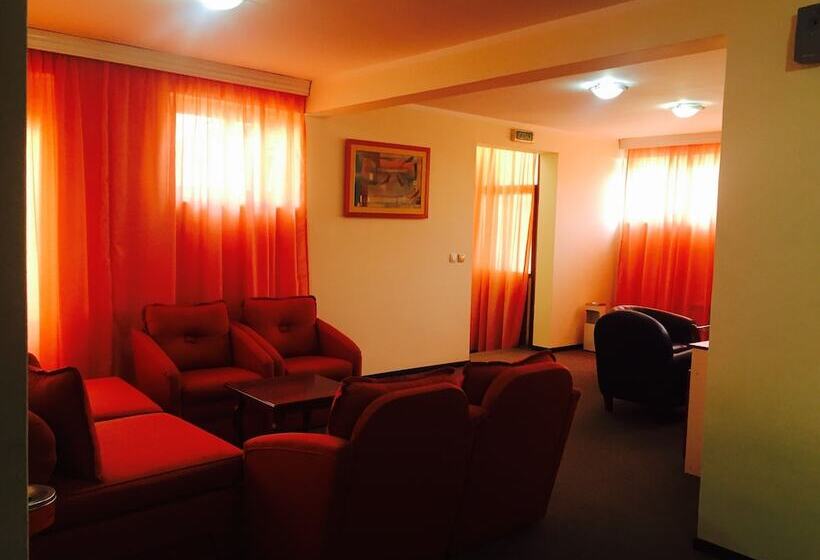 پانسیون Guesthouse Tara