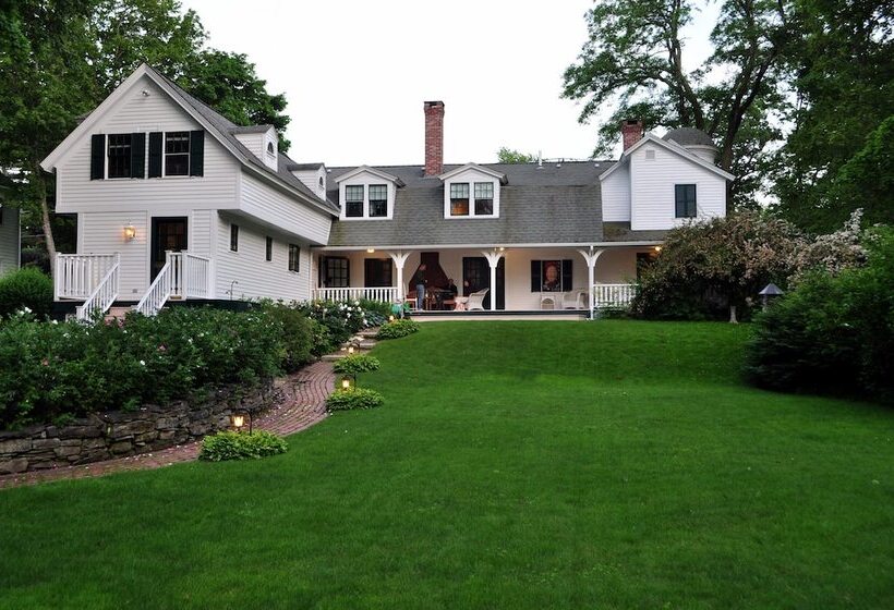 بنسيون Stone Throw Cottage