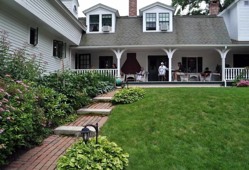 بنسيون Stone Throw Cottage