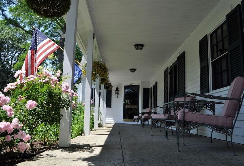 بنسيون Stone Throw Cottage