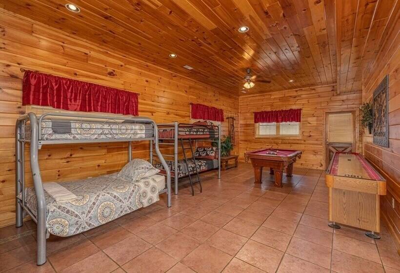 Spacious Party Hut Near Attractions By Redawning