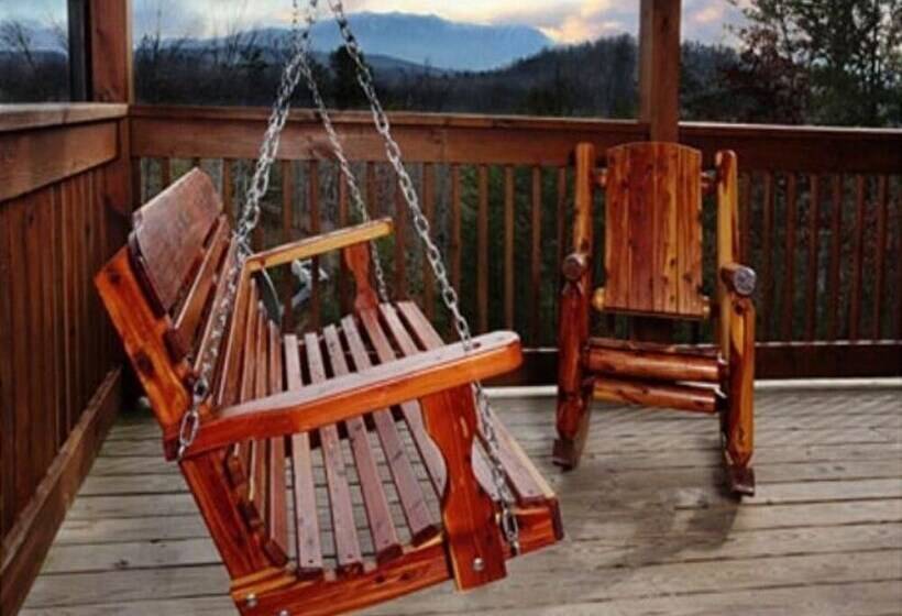 Spacious Party Hut Near Attractions By Redawning