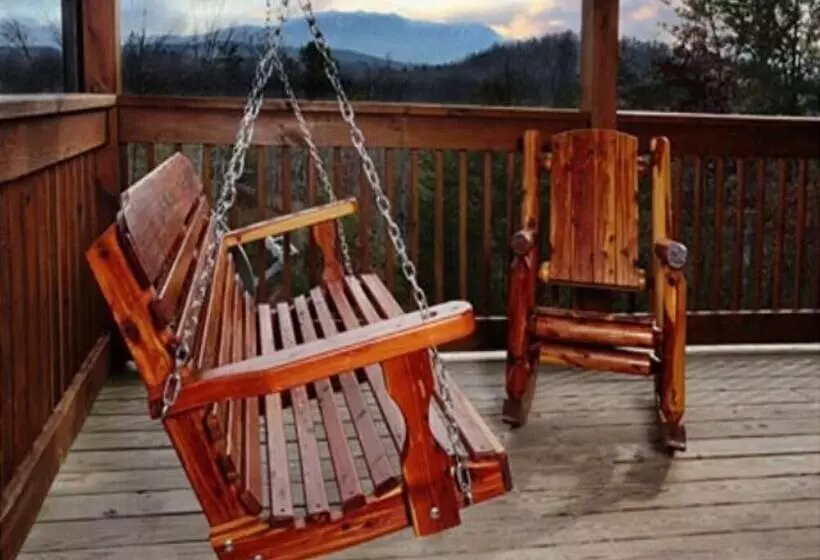 Spacious Party Hut Near Attractions By Redawning