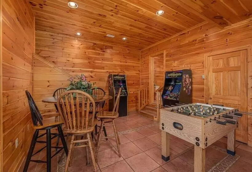 Spacious Party Hut Near Attractions By Redawning