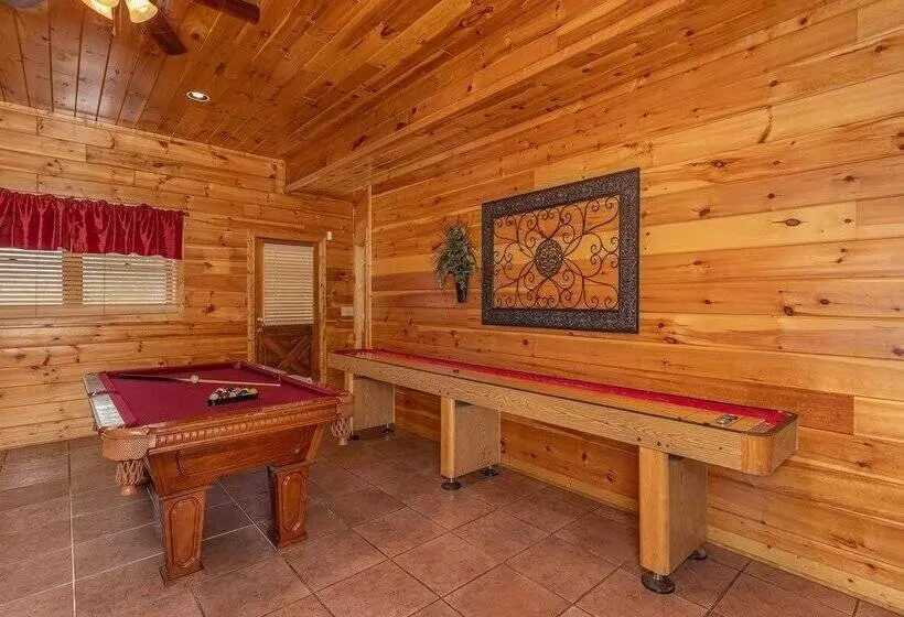 Spacious Party Hut Near Attractions By Redawning