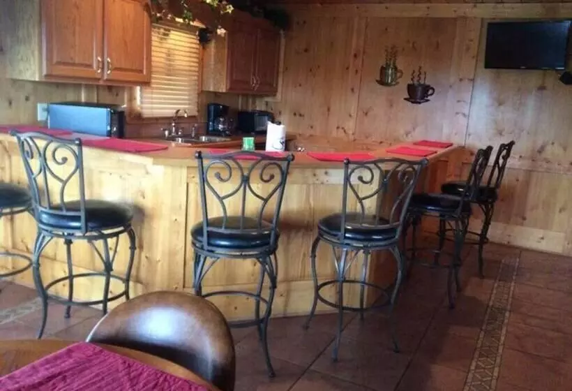 Spacious Party Hut Near Attractions By Redawning