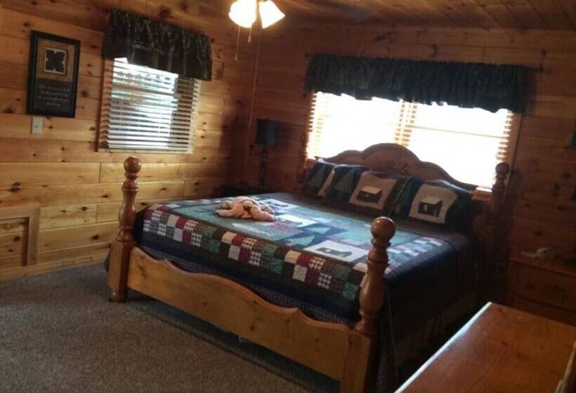 Spacious Party Hut Near Attractions By Redawning