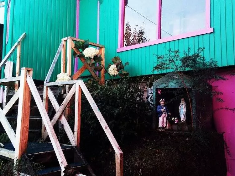 The Pink House   Hostel