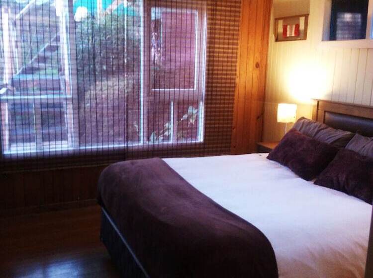 The Pink House   Hostel