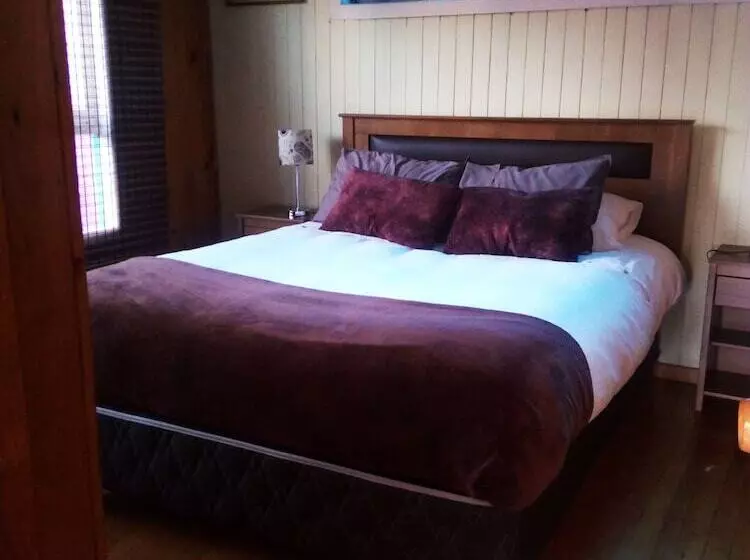 The Pink House   Hostel