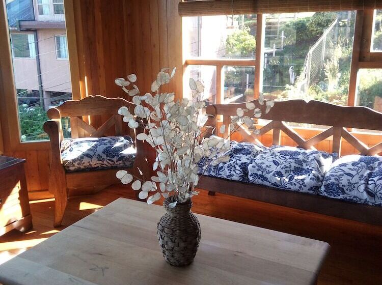 The Pink House   Hostel