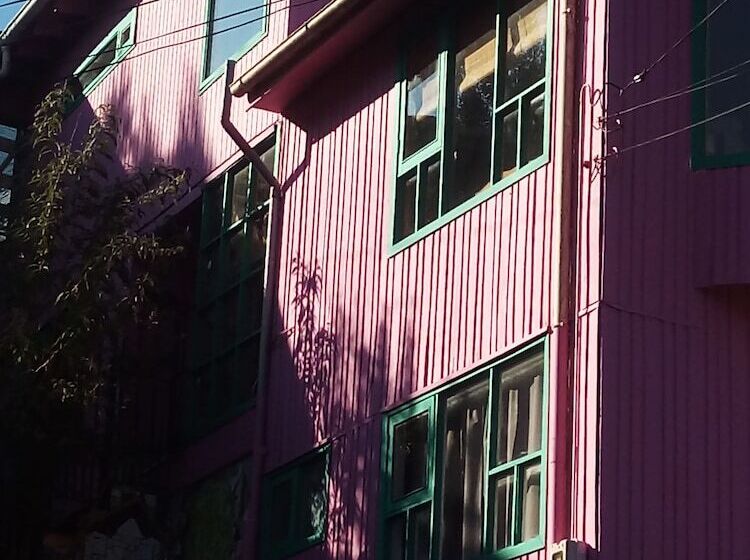 The Pink House   Hostel
