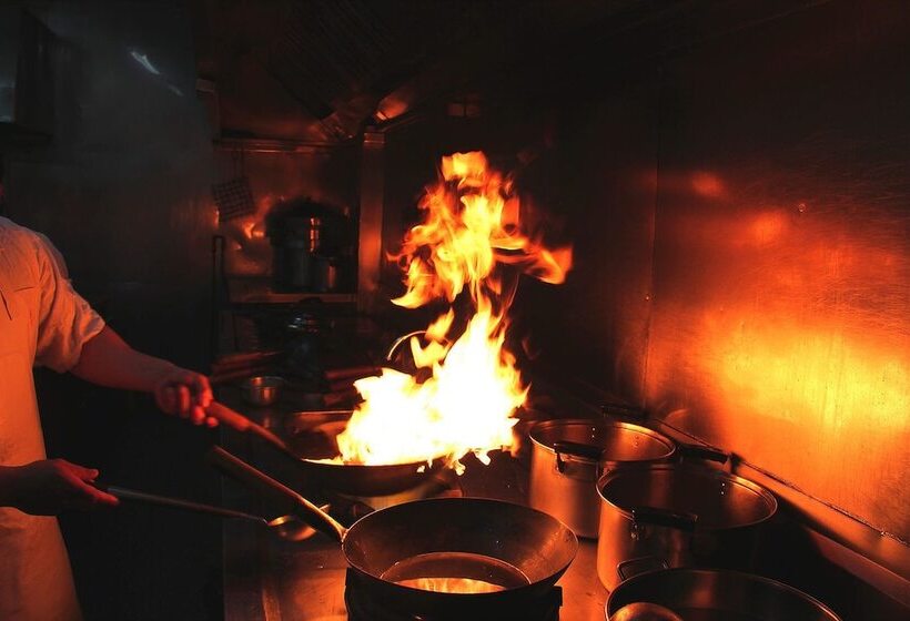 Travel International Hostal Cafe