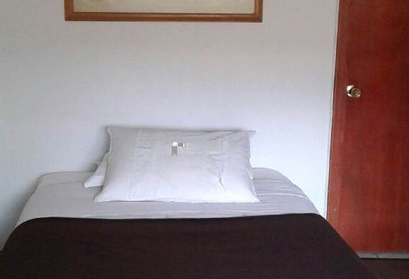 Travel International Hostal Cafe