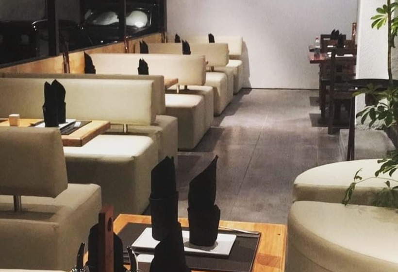 Travel International Hostal Cafe