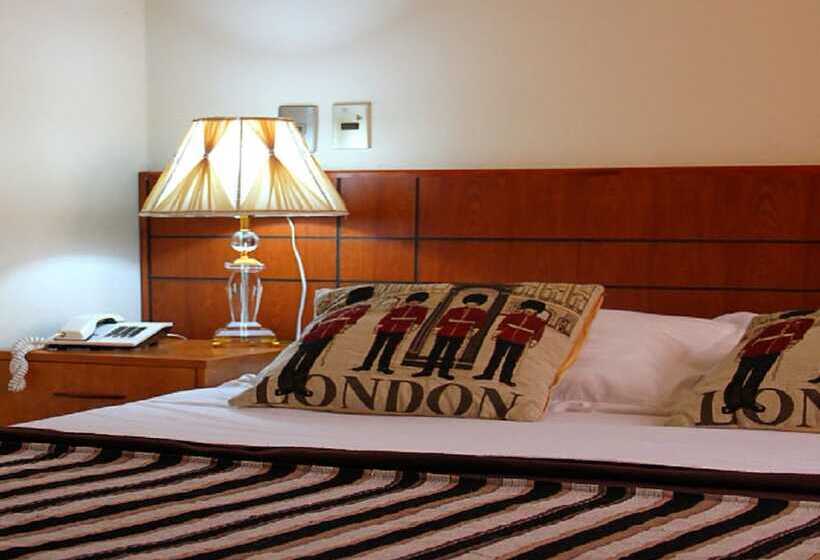 Travel International Hostal Cafe