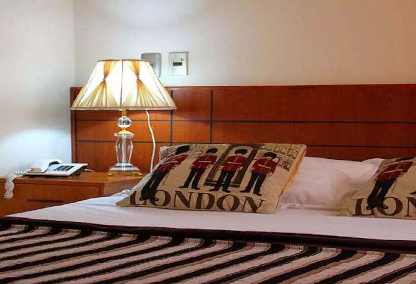 Travel International Hostal   Cafe