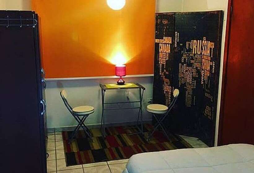 Travel International Hostal Cafe