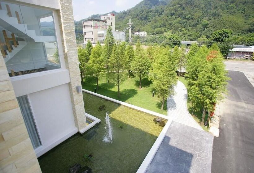 تختخواب و صبحانه Xianel Vacation Chateau