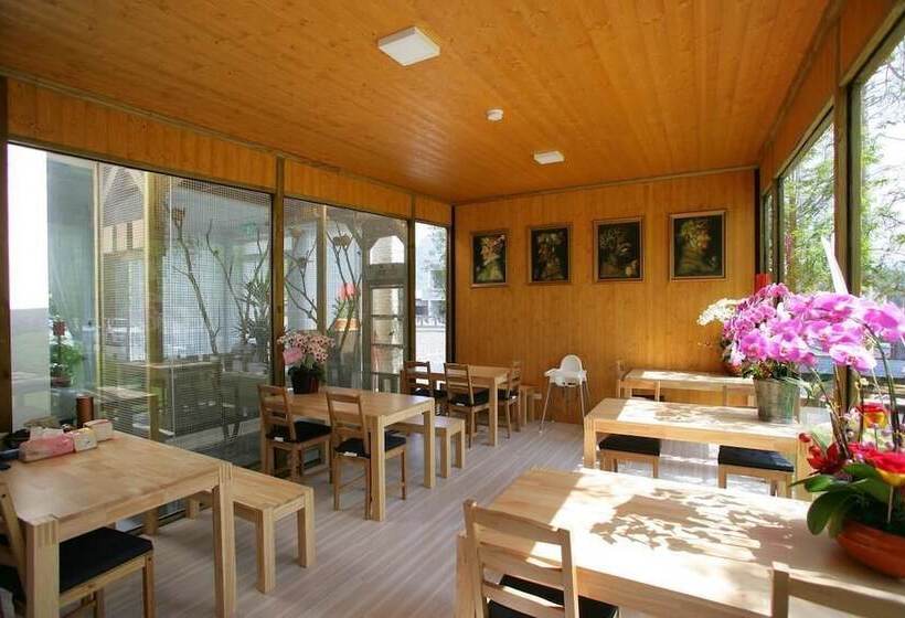 تختخواب و صبحانه Xianel Vacation Chateau