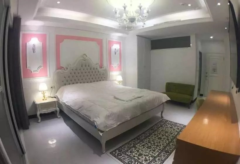 تختخواب و صبحانه Xianel Vacation Chateau