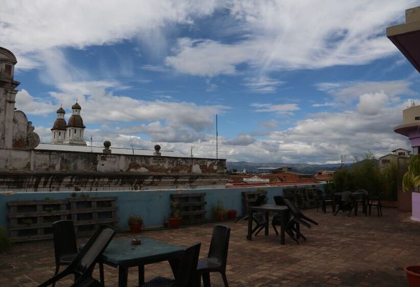 Check Inn B&b Hostel