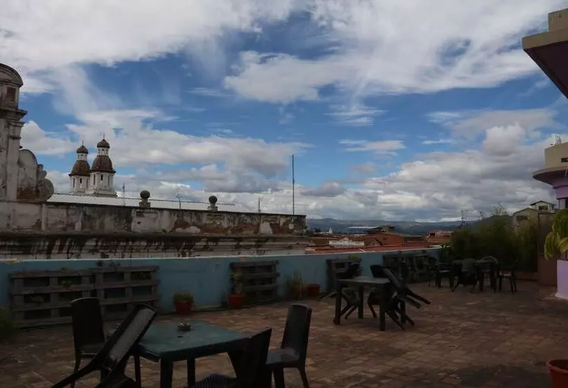 Check Inn B&b   Hostel