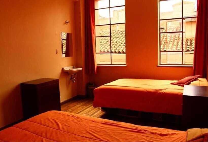 Check Inn B&b Hostel