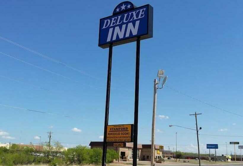 Deluxe Inn Motel