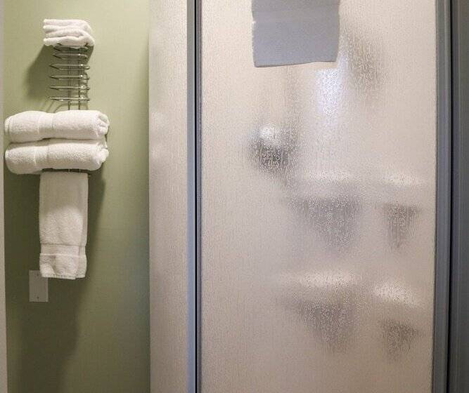 فندق فئة نجمة واحدة Auberge Valcartier