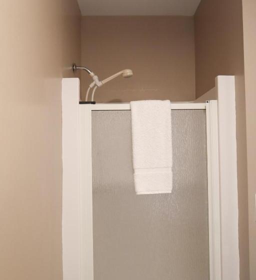 فندق فئة نجمة واحدة Auberge Valcartier